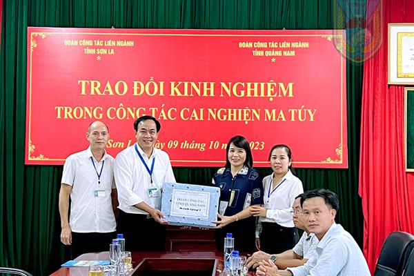 Đoàn công tác liên ngành tỉnh Quảng Nam trao đổi kinh nghiệm trong công tác cai nghiện ma túy